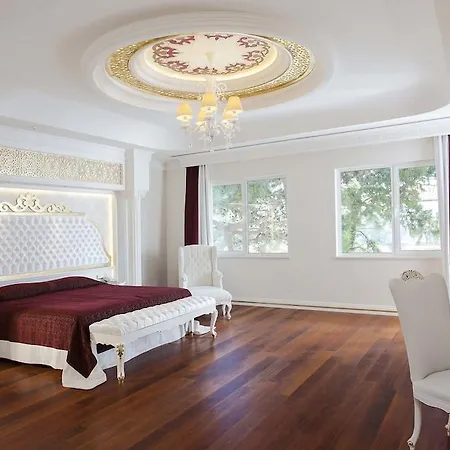 Gural Premier Tekirova קמר